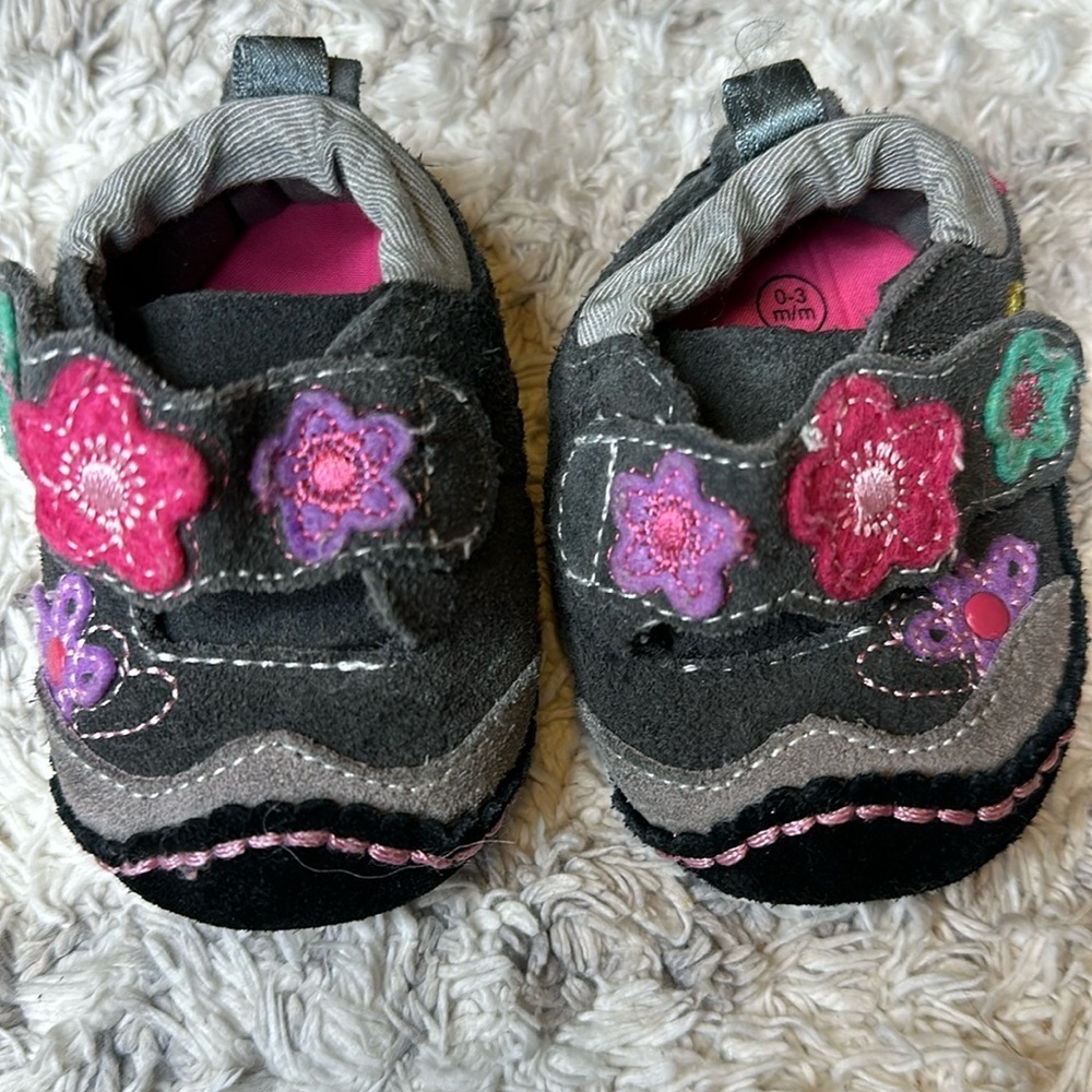 Newborn baby girl shoes child’s place 0 to 3 months and absolutely adorable NWOT